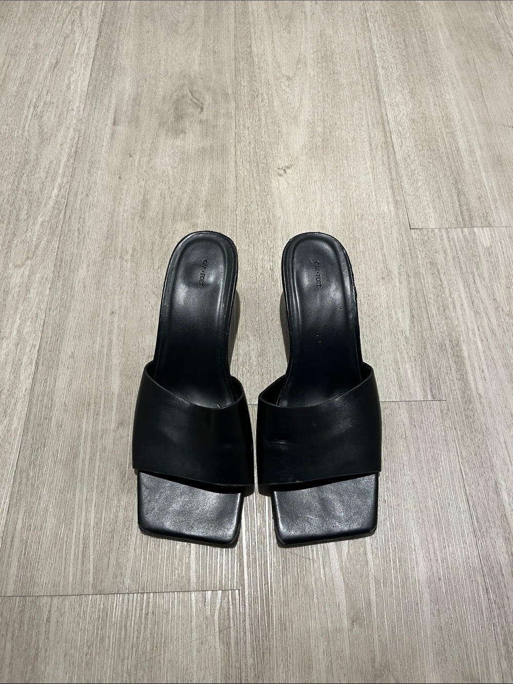 Oak and Fort kitten heels
